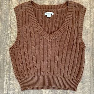 American Eagle Cropped Cable Sweater Vest